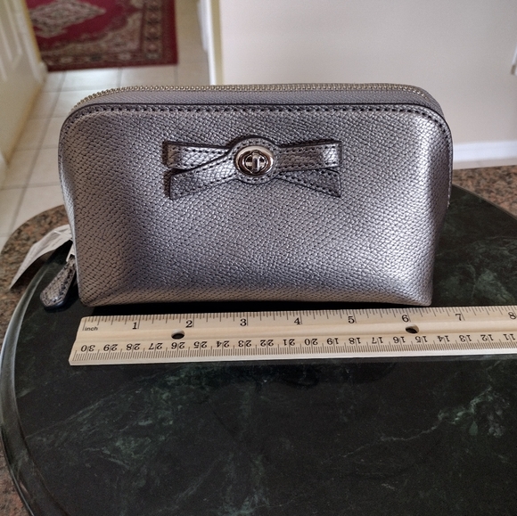 NWT Coach Cosmetic case / coin purse Bow 2 PC set - Picture 13 of 14